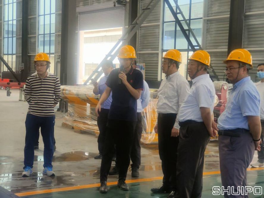 山東省科學(xué)院激光研究所所長賈中青、山東省機械設(shè)計研究院院長林江海帶領(lǐng)激光、高端裝備領(lǐng)域?qū)＜乙恍?人到水泊焊割實地調(diào)研2